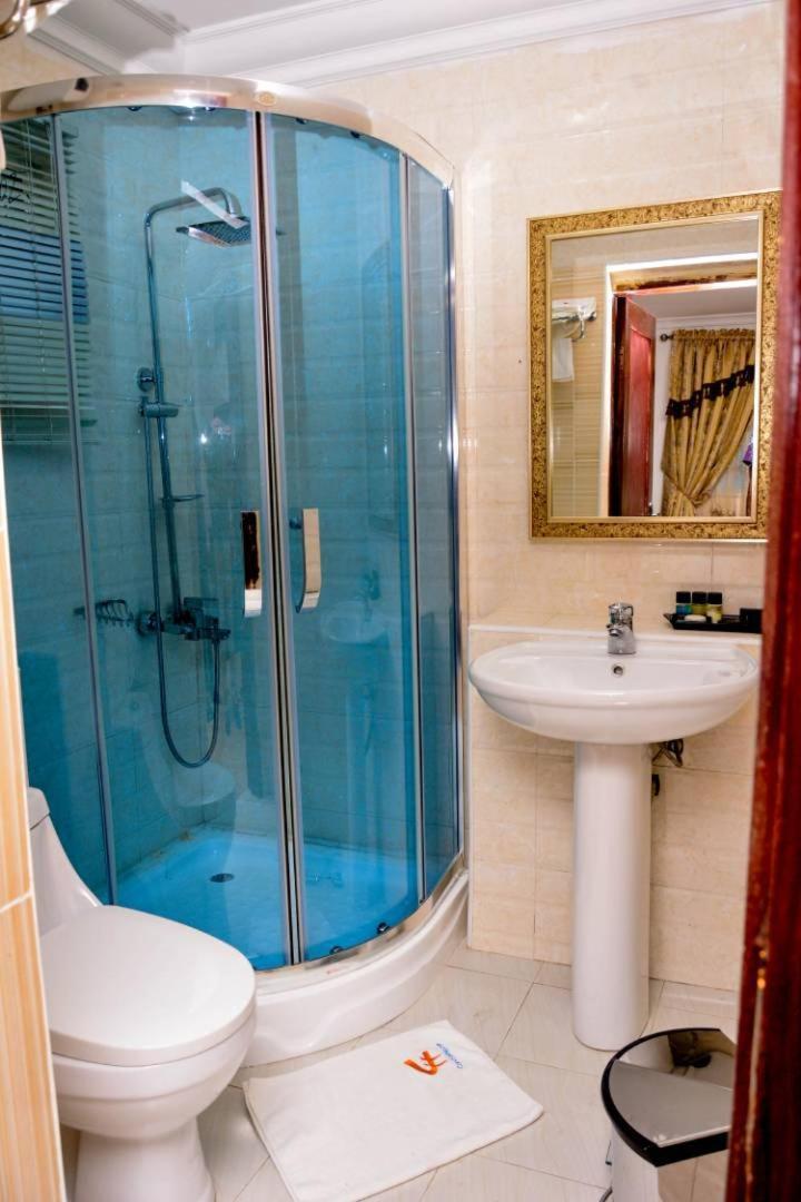 Crystal House International Hotel Ilorin Kültér fotó